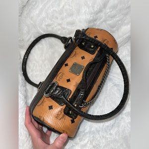 💯 Authentic MCM Papillon limited Edition. 🥰❤️